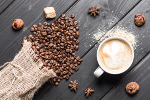 Kaffee oder Tee? Die Vor- und Nachteile der beliebten Getränke